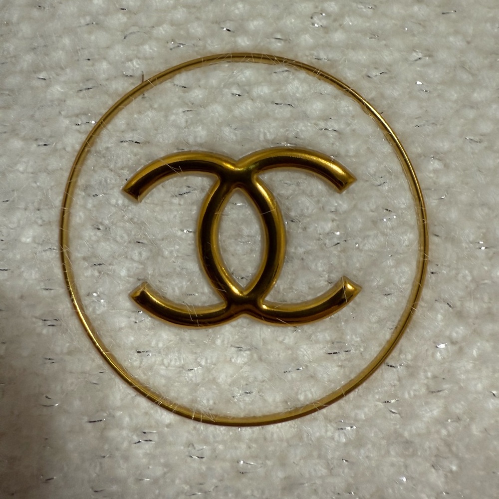 Chanel Winter Tote with Gold Logo - Picture 3 of 5